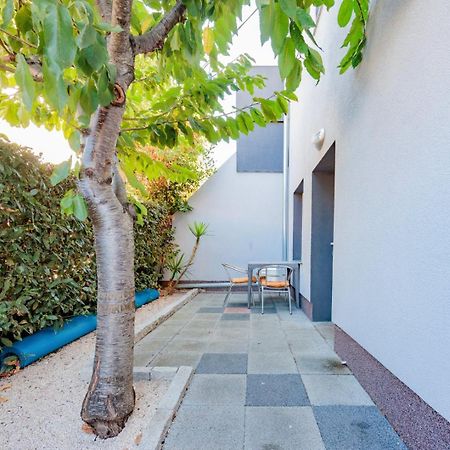 Crowonder Lucky Holiday House With Pool And Patio 30 Meters From The Beach ซาดาร์ ภายนอก รูปภาพ