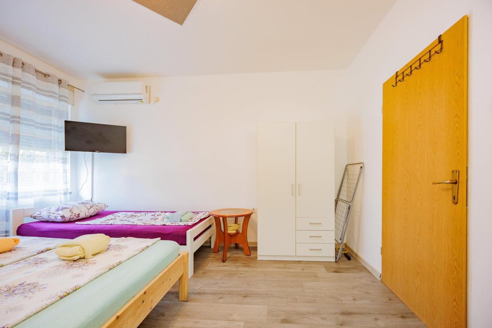 Crowonder Lucky Holiday House With Pool And Patio 30 Meters From The Beach ซาดาร์ ภายนอก รูปภาพ
