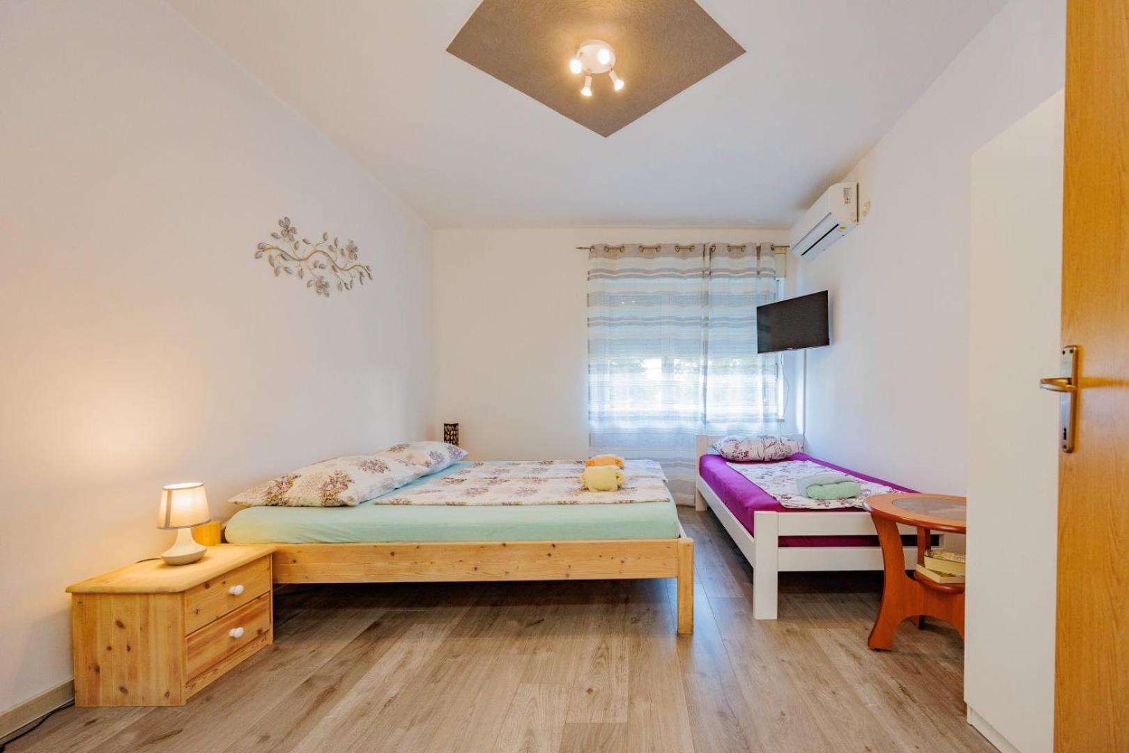 Crowonder Lucky Holiday House With Pool And Patio 30 Meters From The Beach ซาดาร์ ภายนอก รูปภาพ