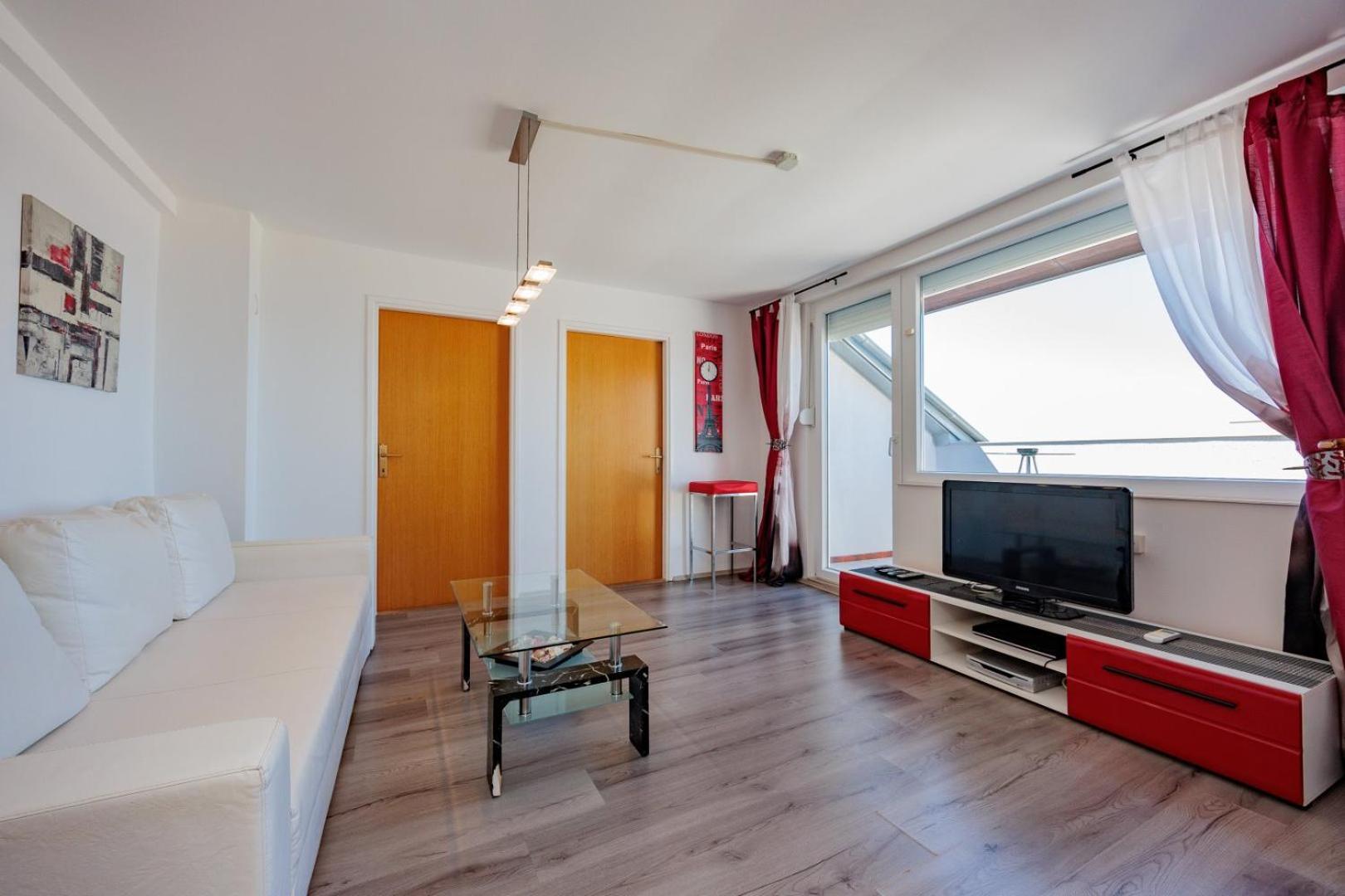 Crowonder Lucky Holiday House With Pool And Patio 30 Meters From The Beach ซาดาร์ ภายนอก รูปภาพ