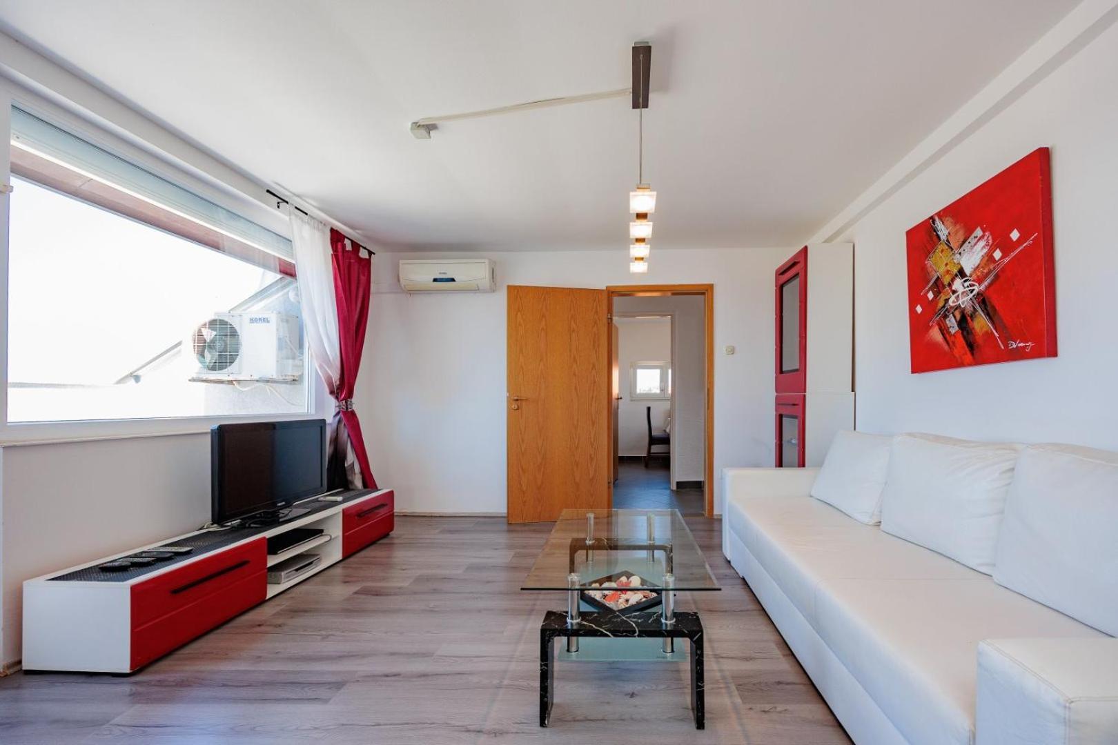 Crowonder Lucky Holiday House With Pool And Patio 30 Meters From The Beach ซาดาร์ ภายนอก รูปภาพ