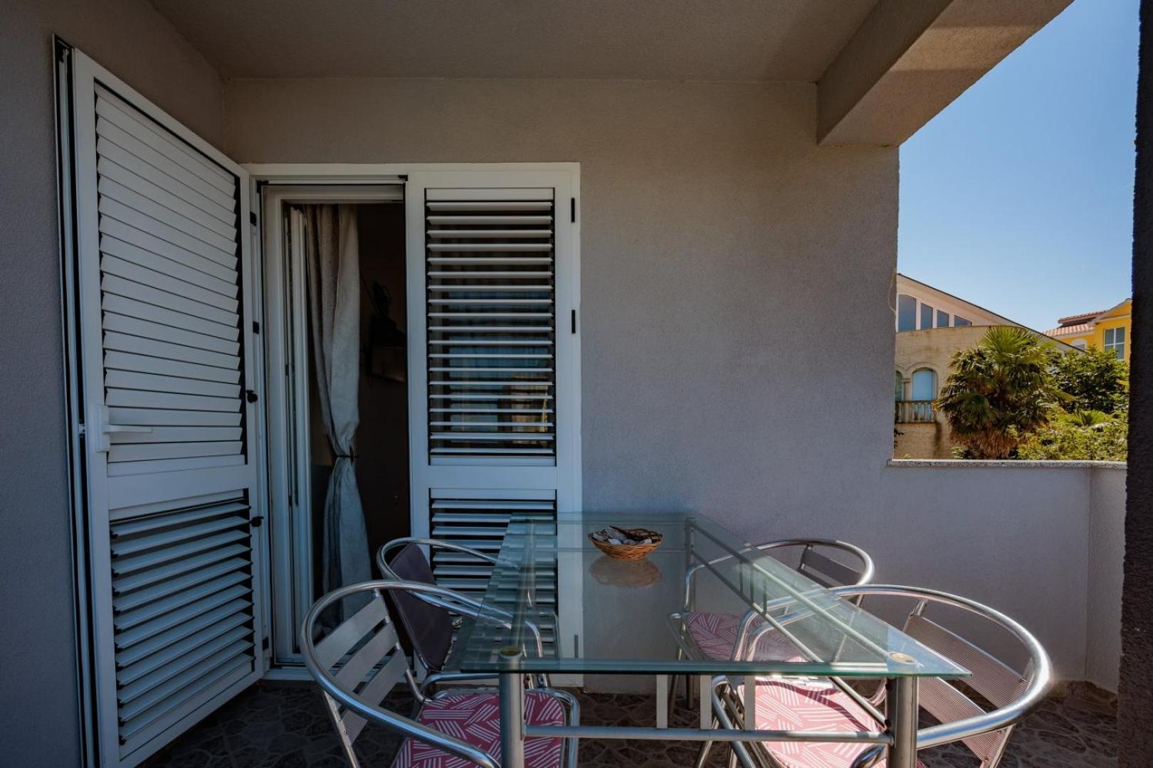 Crowonder Lucky Holiday House With Pool And Patio 30 Meters From The Beach ซาดาร์ ภายนอก รูปภาพ