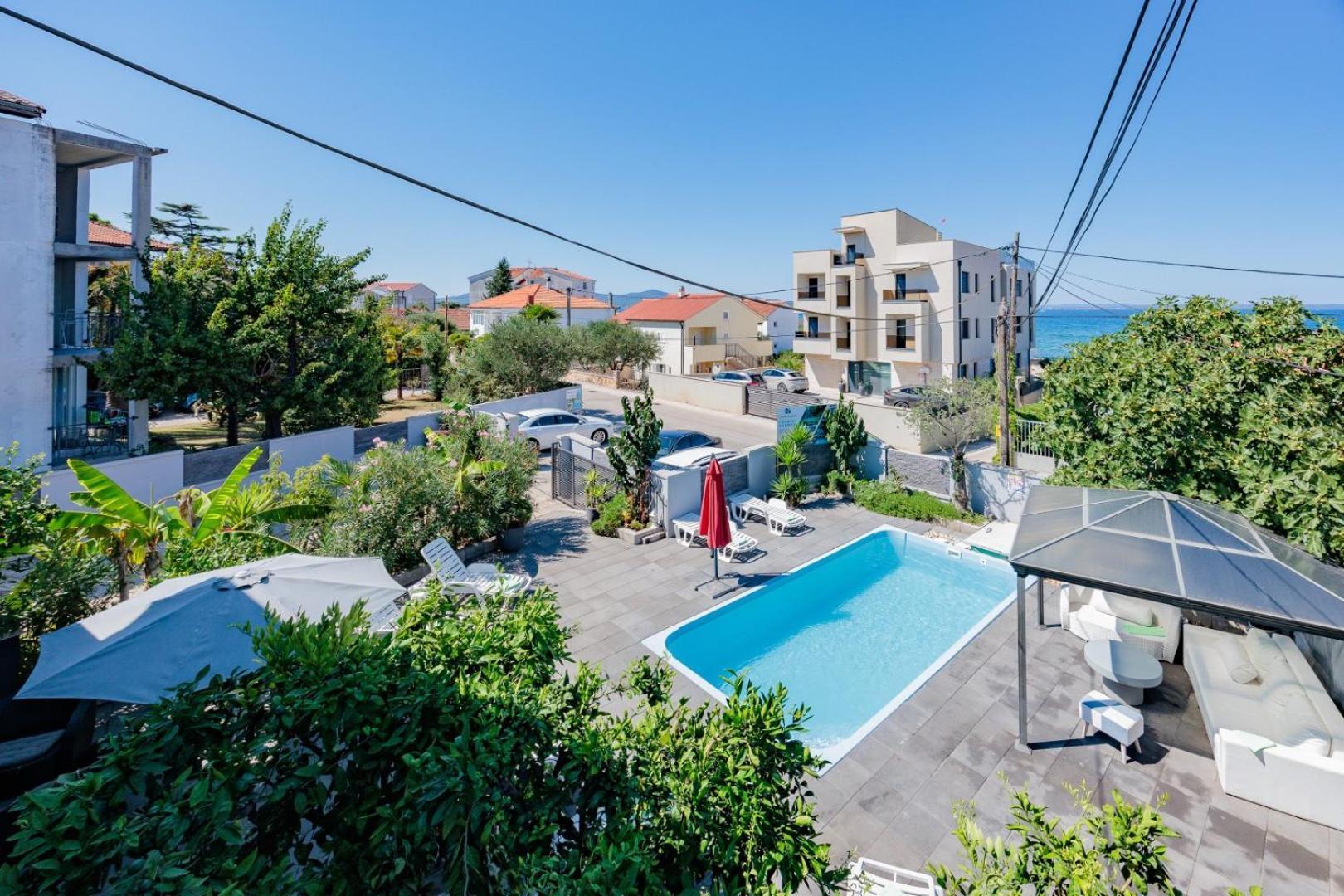 Crowonder Lucky Holiday House With Pool And Patio 30 Meters From The Beach ซาดาร์ ภายนอก รูปภาพ