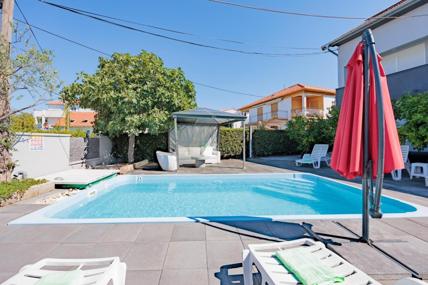 Crowonder Lucky Holiday House With Pool And Patio 30 Meters From The Beach ซาดาร์ ภายนอก รูปภาพ