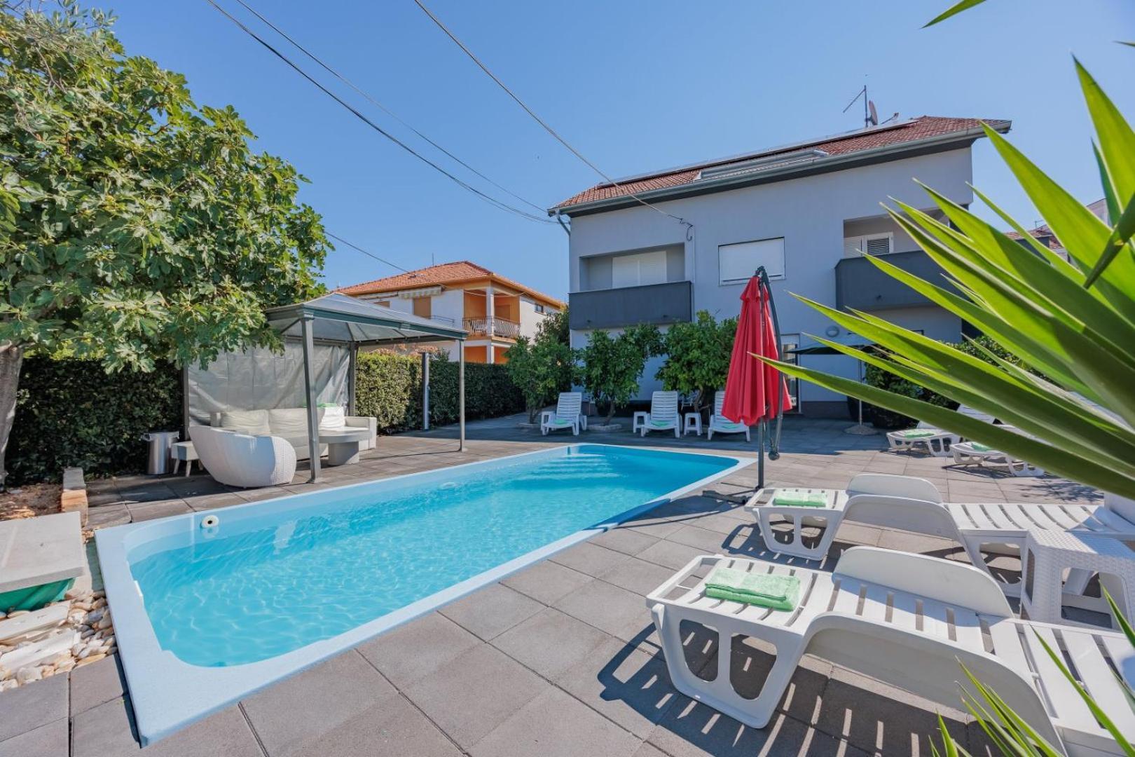 Crowonder Lucky Holiday House With Pool And Patio 30 Meters From The Beach ซาดาร์ ภายนอก รูปภาพ