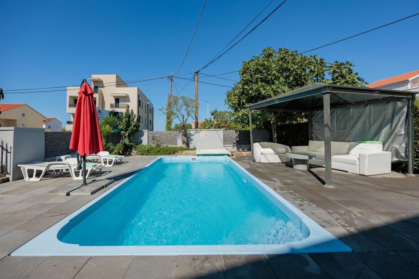 Crowonder Lucky Holiday House With Pool And Patio 30 Meters From The Beach ซาดาร์ ภายนอก รูปภาพ